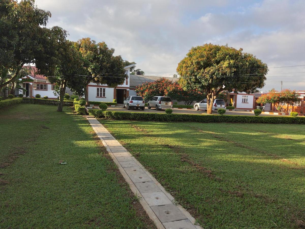Lucia Villas Mbale Экстерьер фото