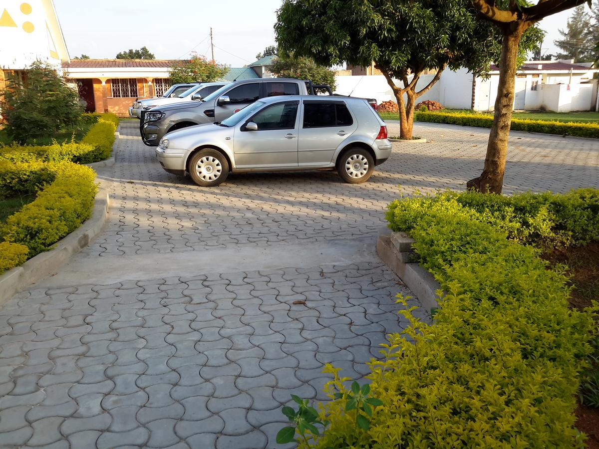 Lucia Villas Mbale Экстерьер фото