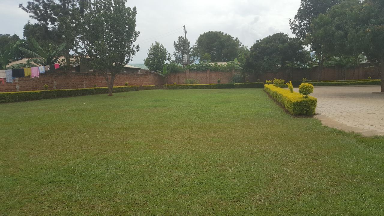 Lucia Villas Mbale Экстерьер фото